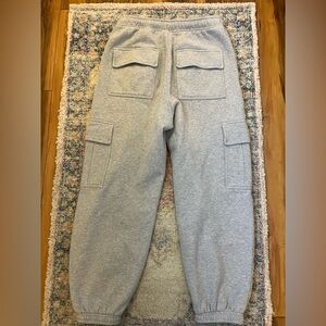 Aritzia TNA Cargo Sweatpants (size medium)